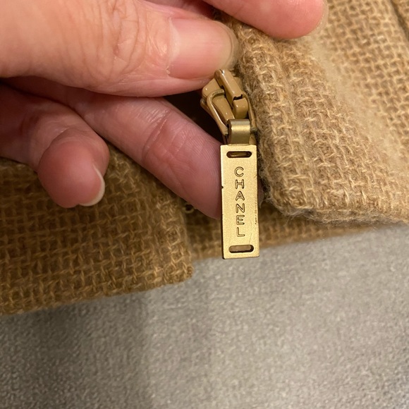 100% authentic Chanel vintage cashmere jacket - Picture 10 of 16